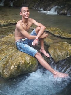 ธนาธร โสมแก้ว